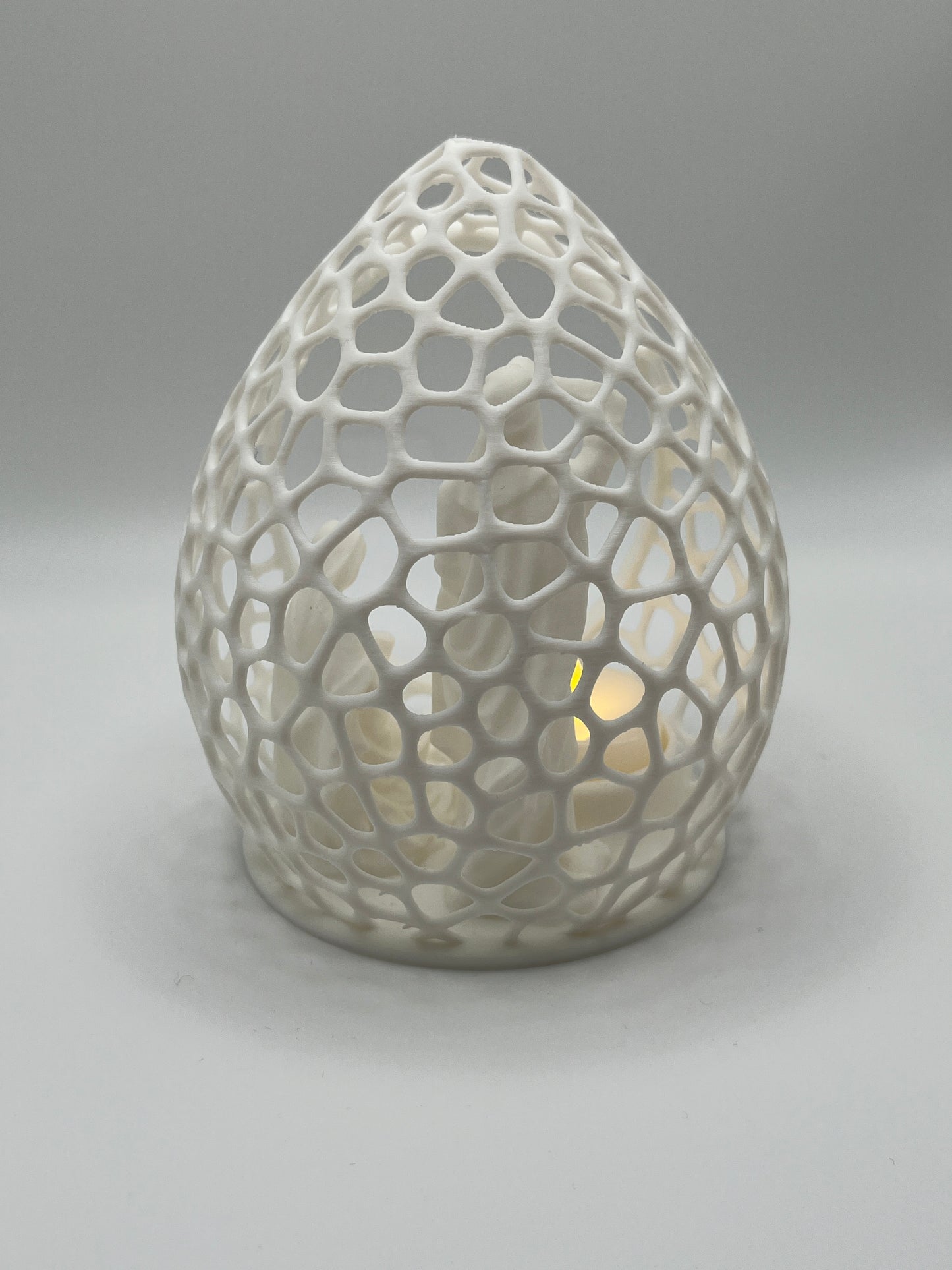 Voronoi Egg Manger Scene